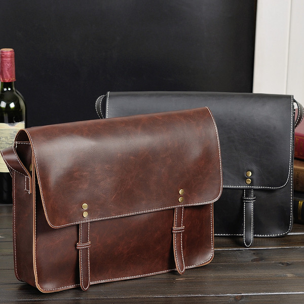 Praktikus férfi táska öko bőrből, két színben