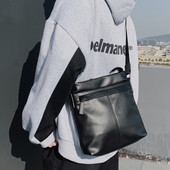 Ανδρική τσάντα από συνθετικό δέρμα σε μαύρο χρώμα