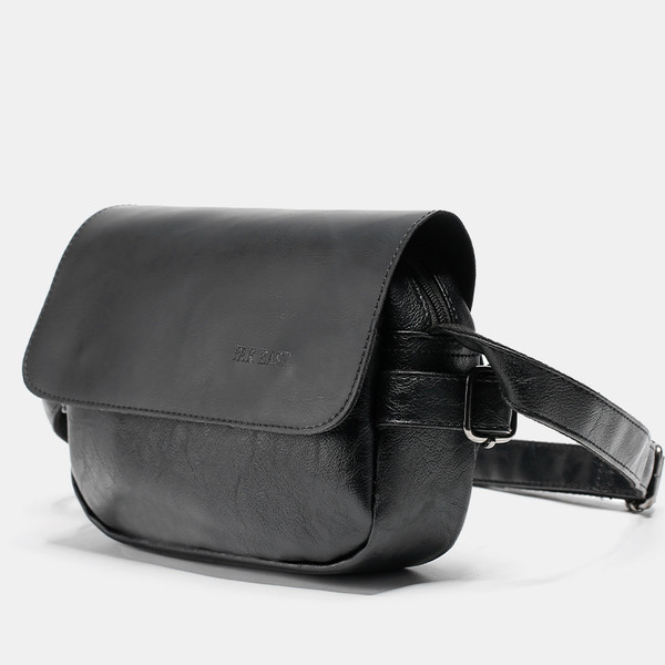 Egyszerű férfi táska fekete színben, öko bőrből