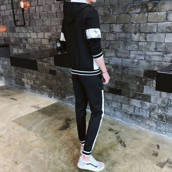 Ανδρική αθλητική φόρμα σε λευκό και μαύρο - δύο μοντέλα