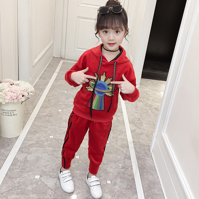 Modern gyerekcsapat lányoknak, piros és fekete színes hímzéssel