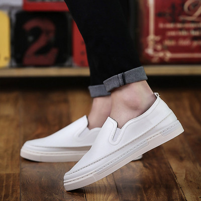 Modern férfi mokaszinok fehér barna és fekete színben