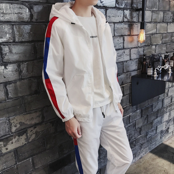 Αθλητικό σετ  ανδρικό με έγχρωμες άκρες σε λευκό και μαύρο χρώμα