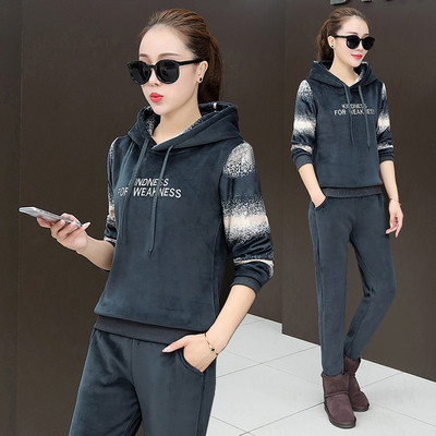 Γυναικείο αθλητικό σετ  για το φθινόπωρο και το  χειμώνα σε τρία χρώματα