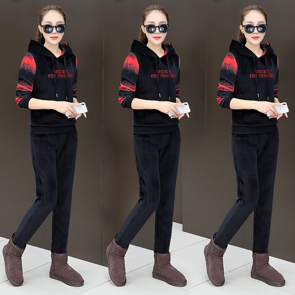 Γυναικείο αθλητικό σετ  για το φθινόπωρο και το  χειμώνα σε τρία χρώματα