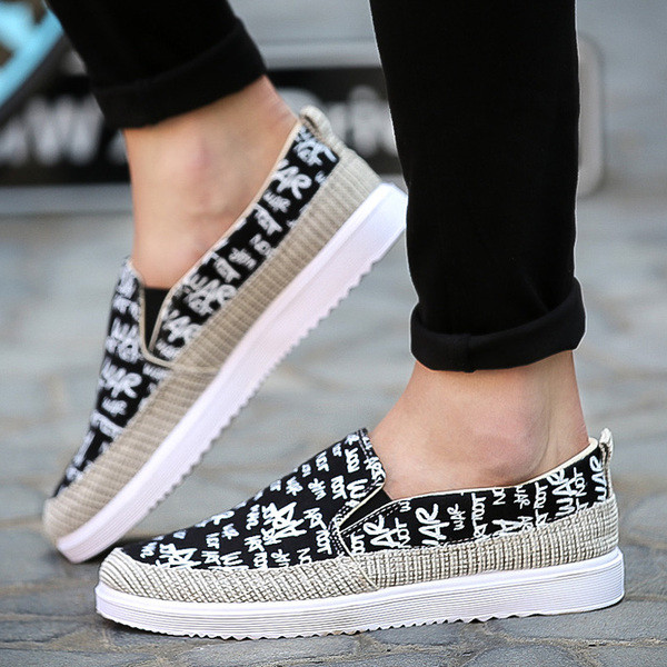 Mocasini pentru bărbați cu inscripție în mai multe culori