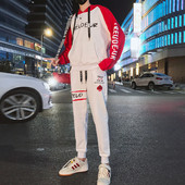 Αθλητικό ανδρικό σετ με επιγραφές σε διάφορα χρώματα