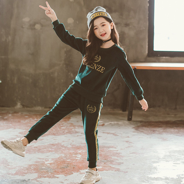 Μοντέρο παιδικό σετ  για κορίτσια με κεντήματα από βελούδο σε διάφορα χρώματα