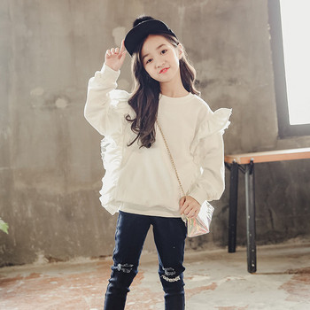 Μοντέρνα παιδική μπλούζα για κορίτσια με μπούκλες σε λευκό και μαύρο χρώμα