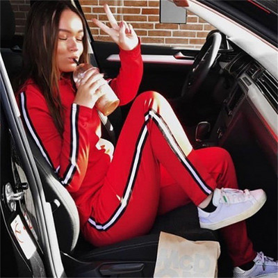 Modern női blúz és fehérnemű szett