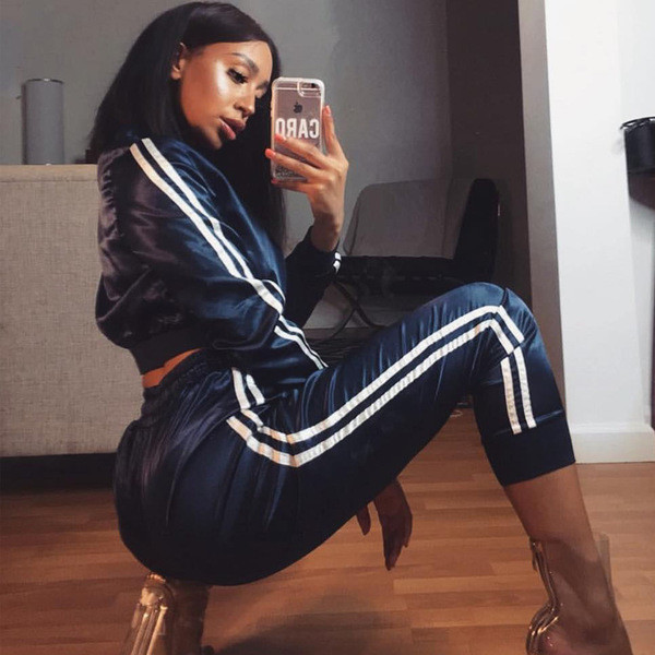 Κομψό σπορ  σετ σε πολλά χρώματα