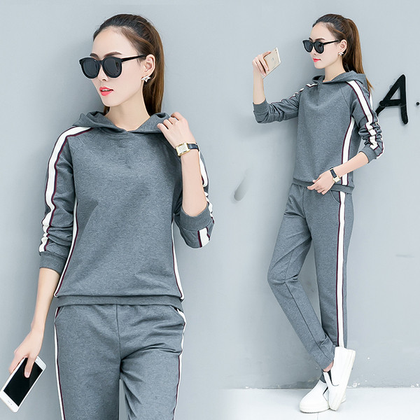 Μοντέρνο γυναικείο σετ με  κουκούλα  σε διάφορα χρώματα