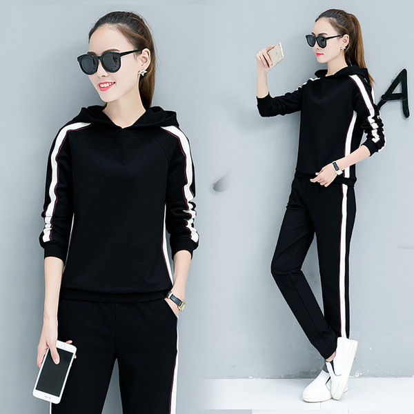 Μοντέρνο γυναικείο σετ με  κουκούλα  σε διάφορα χρώματα