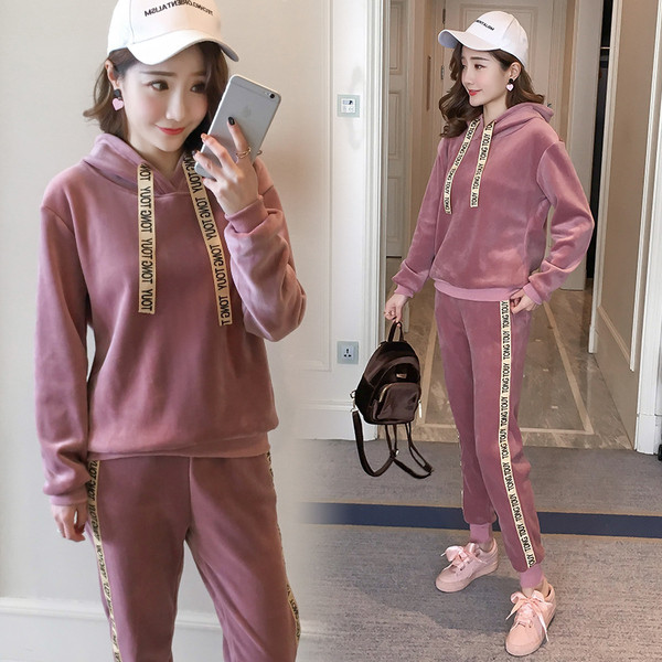 Női sport szett kapucnival két színben