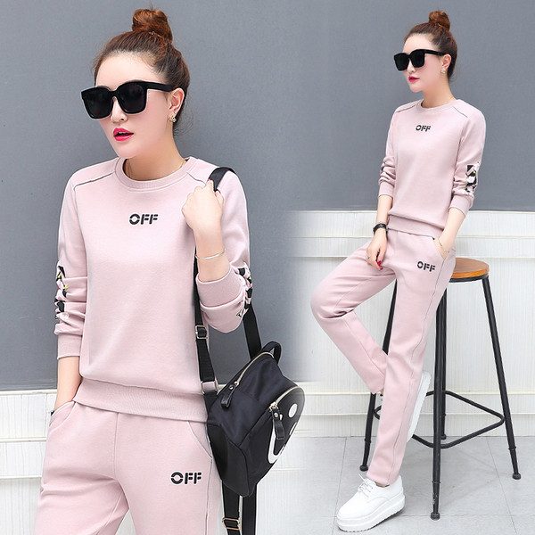 Αθλητικό γυναικείο σετ με επιγραφή