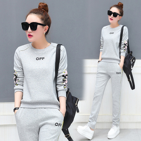 Αθλητικό γυναικείο σετ με επιγραφή