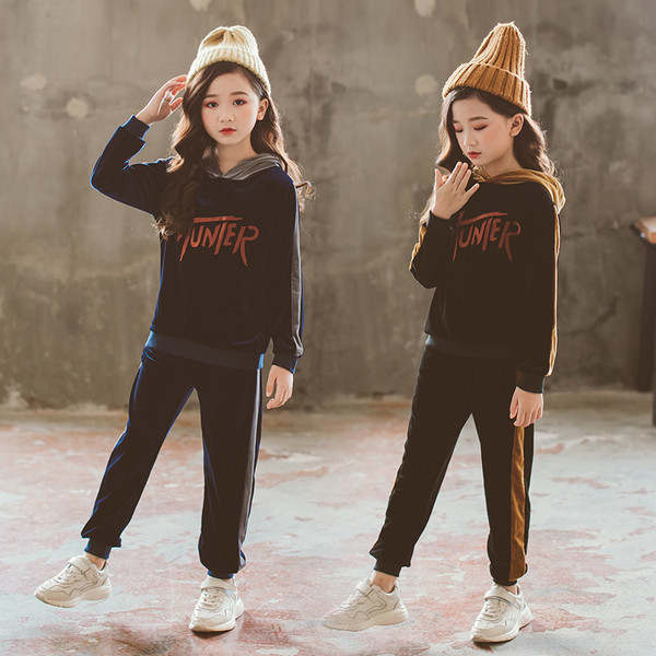 Sport és napi gyerekcsapat lányoknak két részben