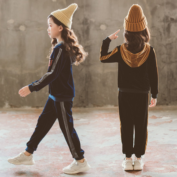 Sport és napi gyerekcsapat lányoknak két részben