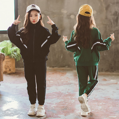 Детски спортен екип за момичета  от две части в зелен и черен цвят 