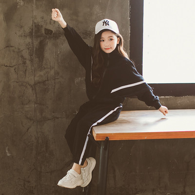 Παιδική αθλητική φόρμα για κορίτσια σε δύο μέρη σε πράσινο και μαύρο χρώμα