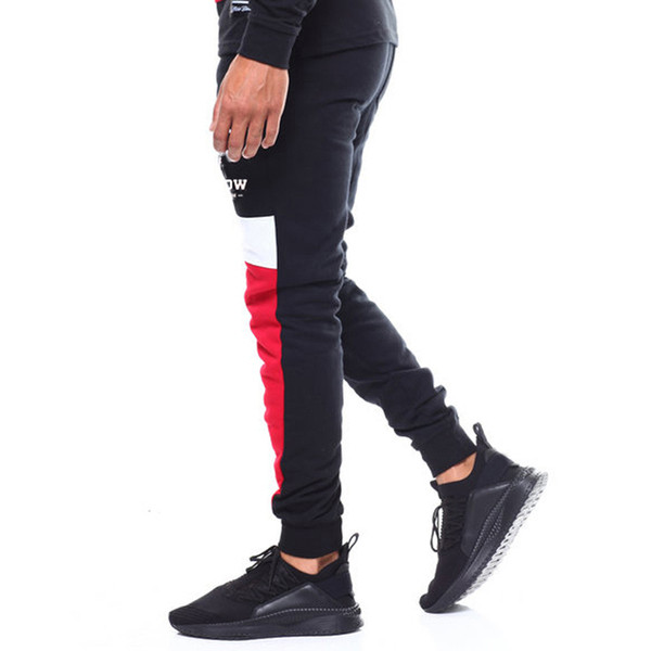 Αθλητικά ανδρικά παντελόνια σε μαύρο χρώμα με επιγραφές