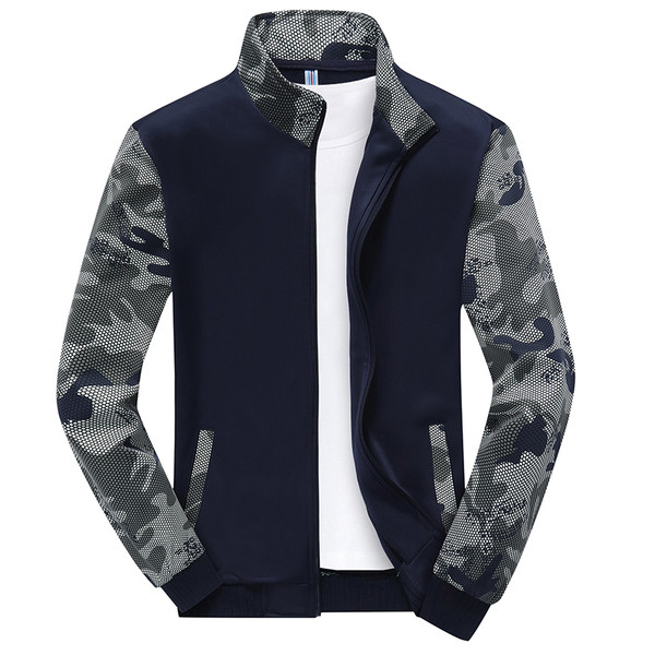 Мъжки спортен комплект в три цвята с камуфлажни мотиви