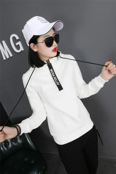 Αθλητικό γυναικείο σετ με κουκούλα  σε διάφορα χρώματα