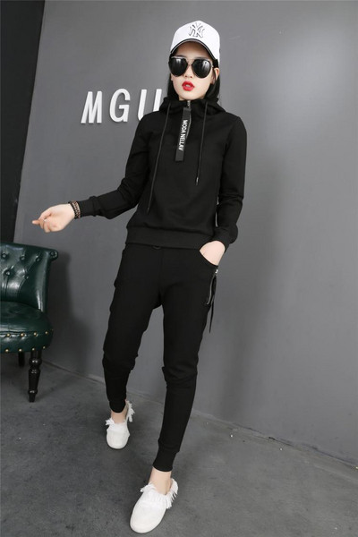 Αθλητικό γυναικείο σετ με κουκούλα  σε διάφορα χρώματα