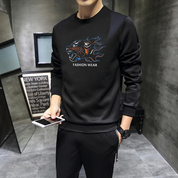 Αθλητική ανδρική φόρμα σε δύο χρώματα με εφαρμογή