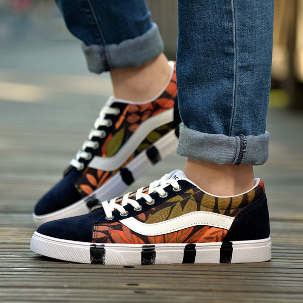 Alkalmi férfi tornacipő nyakkendővel több színben