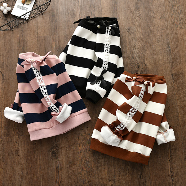 Csíkos gyermekblúz O-alakú gallérral, három színben