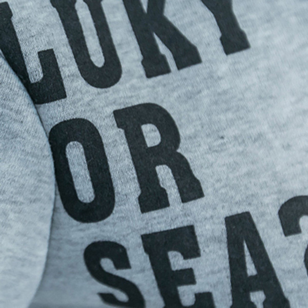 Αθλητική μοντέρνα γυναικεία φόρμα σε τρία χρώματα