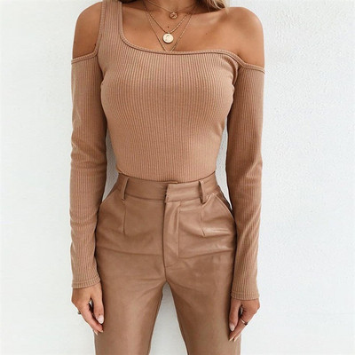 Modern női blúz rövid modell, két színben nyitott váll