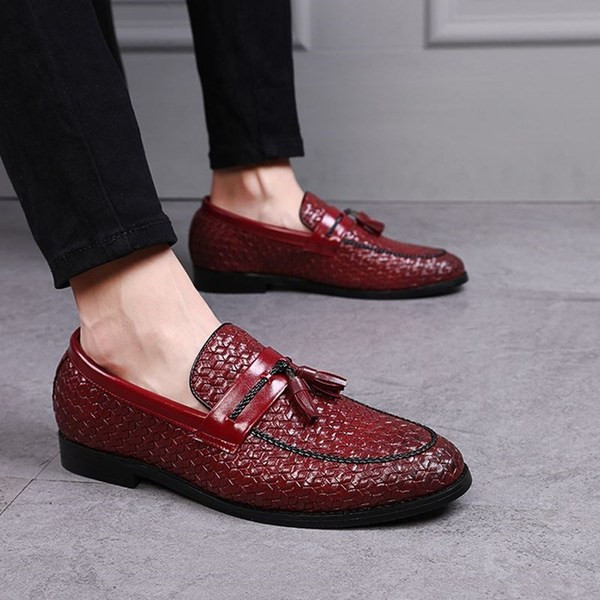 Κομψά ανδρικά μοκασίνια  με φούντες σε διάφορα χρώματα