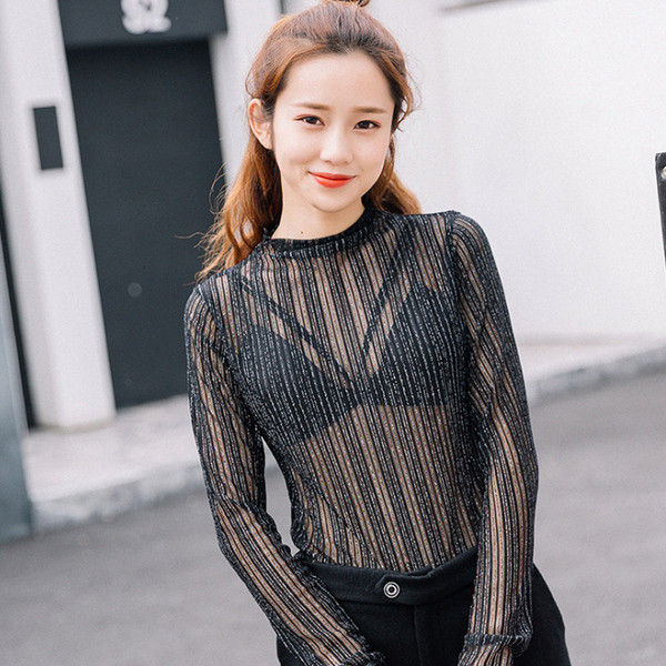 Κομψή γυναικεία μπλούζα σε μαύρο χρώμα