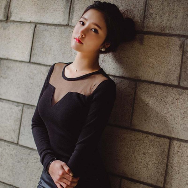 Elegáns női blúz fekete színben