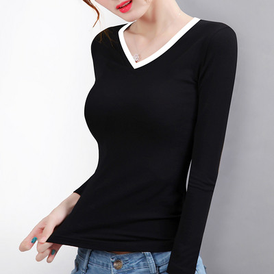 Γυναικεία casual μπλούζα  με ντεκολτέ σε σχήμα V σε μαύρο και άσπρο χρώμα 