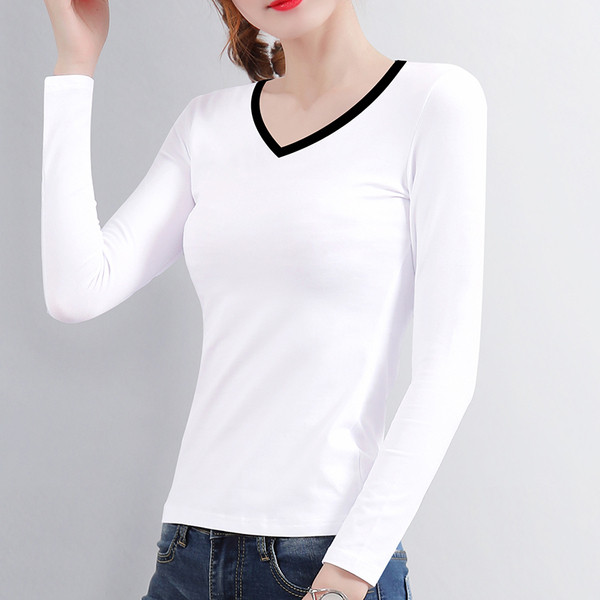 Γυναικεία casual μπλούζα  με ντεκολτέ σε σχήμα V σε μαύρο και άσπρο χρώμα 