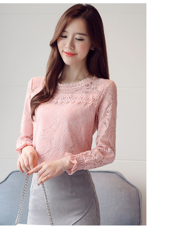 Κομψή γυναικεία μπλούζα με  δαντέλα σε δύο χρώματα