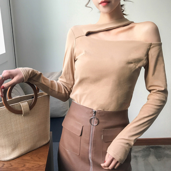 Γυναικείες μπλούζες με λαιμόκοψη O σε μαύρο και καφέ χρώμα