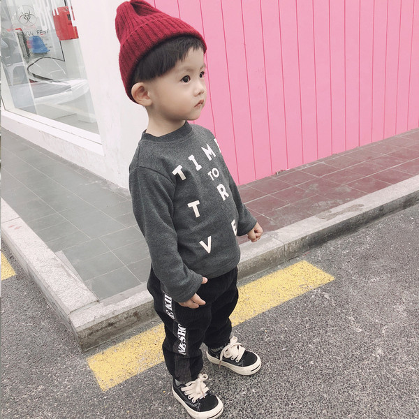 Παιδική μπλούζα με έγχρωμη επιγραφή για αγόρια