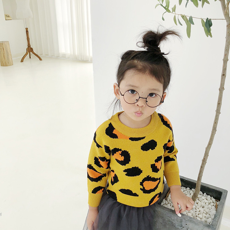 Bluza actuala pentru copii cu guler in forma de O in mai multe culori