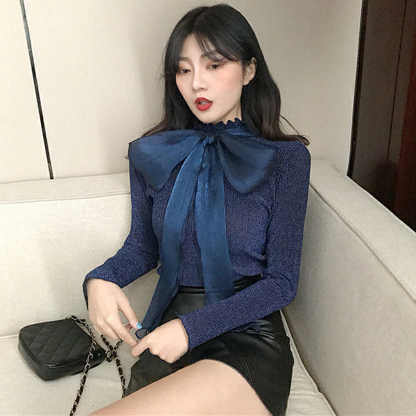 Κομψή γυναικεία μπλούζα με διακοσμητική κορδέλα σε δύο χρώματα