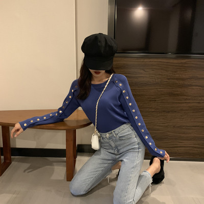 Καθημερινή γυναικεία μπλούζα με μεταλλική διακόσμηση