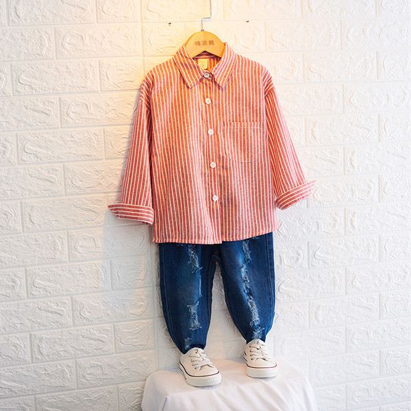 Μοντέρνο παιδικό ριγέ πουκάμισο για αγόρια σε δύο χρώματα