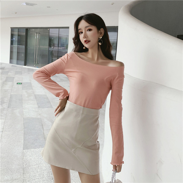 Stílusos női blúz, hátul szalaggal