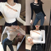 Γυναικεία  μπλούζα με μεταλλική διακόσμηση σε τρία χρώματα