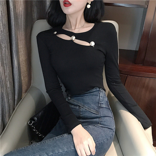 Γυναικεία  μπλούζα με μεταλλική διακόσμηση σε τρία χρώματα