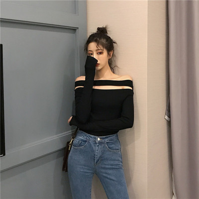 Μοντέρνα γυναικεία μπλούζα με μακρύ μανίκι σε μαύρο χρώμα