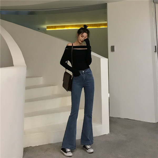 Μοντέρνα γυναικεία μπλούζα με μακρύ μανίκι σε μαύρο χρώμα